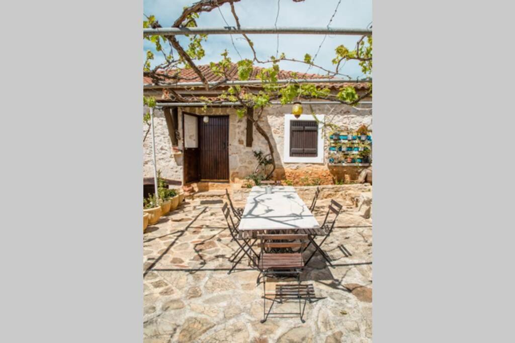 Pontinos Old House Villa มิลอย ภายนอก รูปภาพ